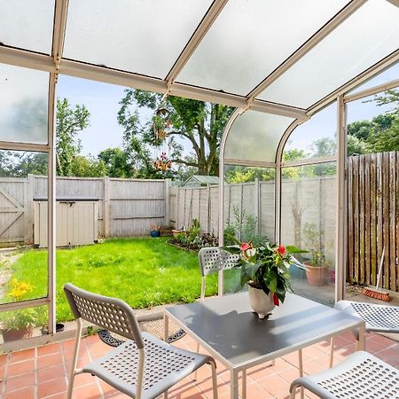 Niksa Serviced Accommodation - 3 Bedroom House Welwyn Garden City Exterior photo